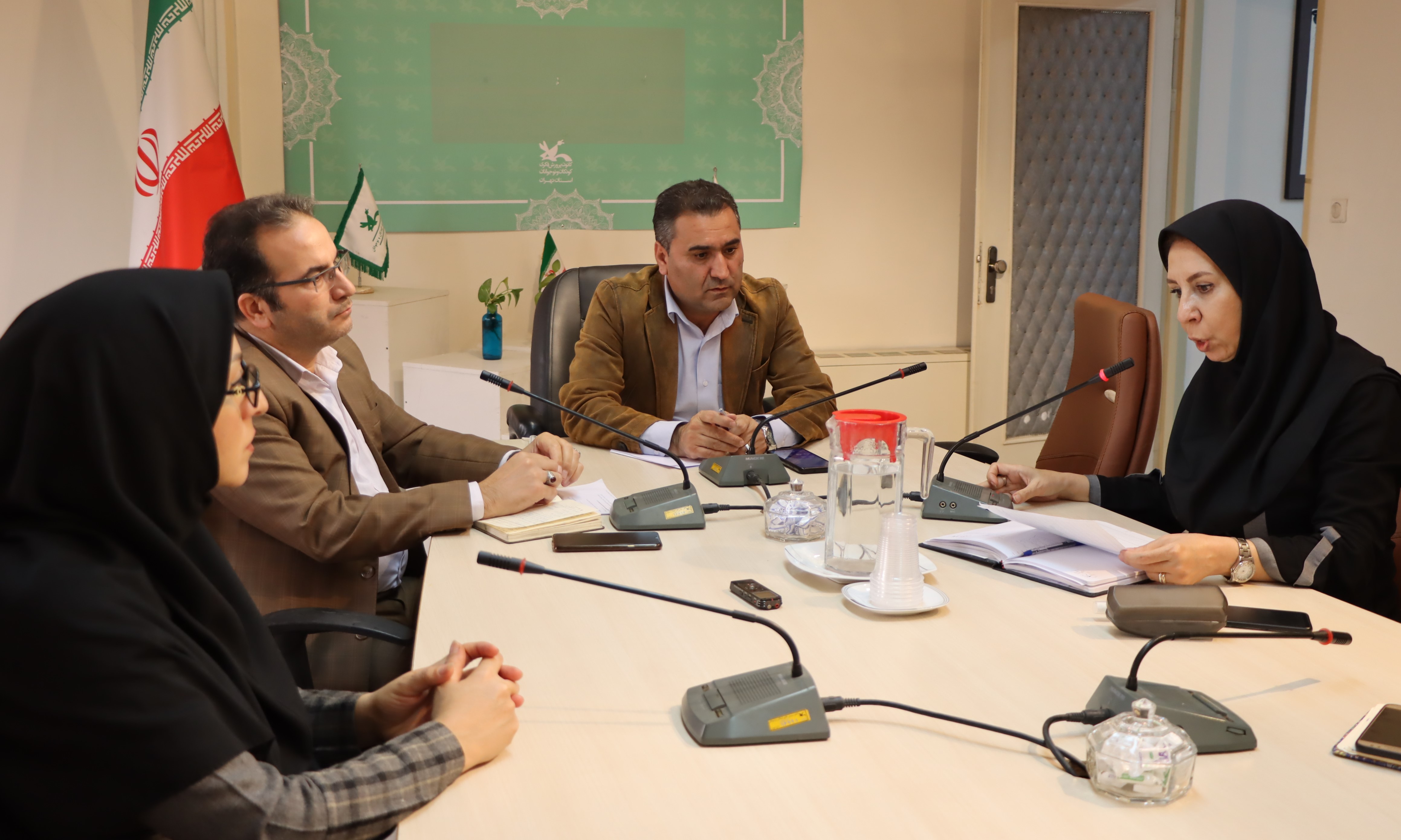 نشست عوامل بیست و چهارمین جشنوارهی بینالمللی قصهگویی منطقه ۵ تهران