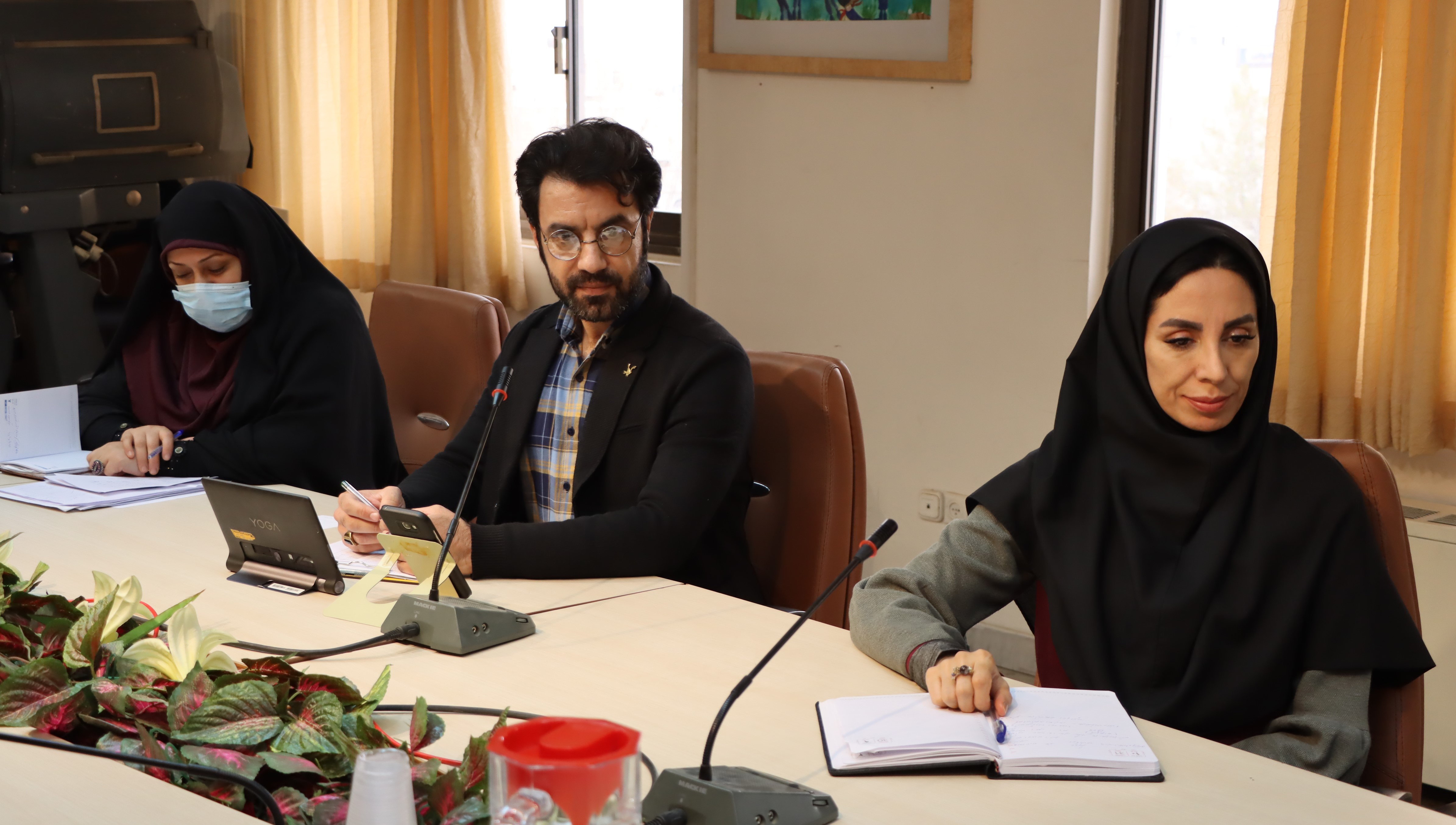 نشست عوامل بیست و چهارمین جشنوارهی بینالمللی قصهگویی منطقه ۵ تهران