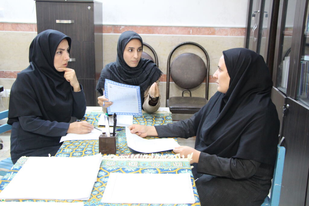 مرحله داوری آثار جشنواره داستان آفرینش استان قم