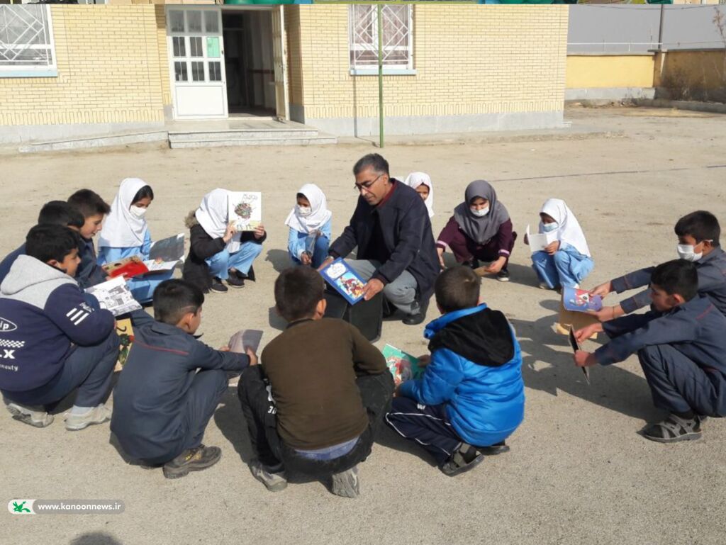 آغاز هفته کتاب و کتابخوانی با« شعار ما همانیم که می خوانیم » درکتابخانه های سیار شهری و روستایی کانون پرورش فکری کودکان و نوجوانان استان همدان