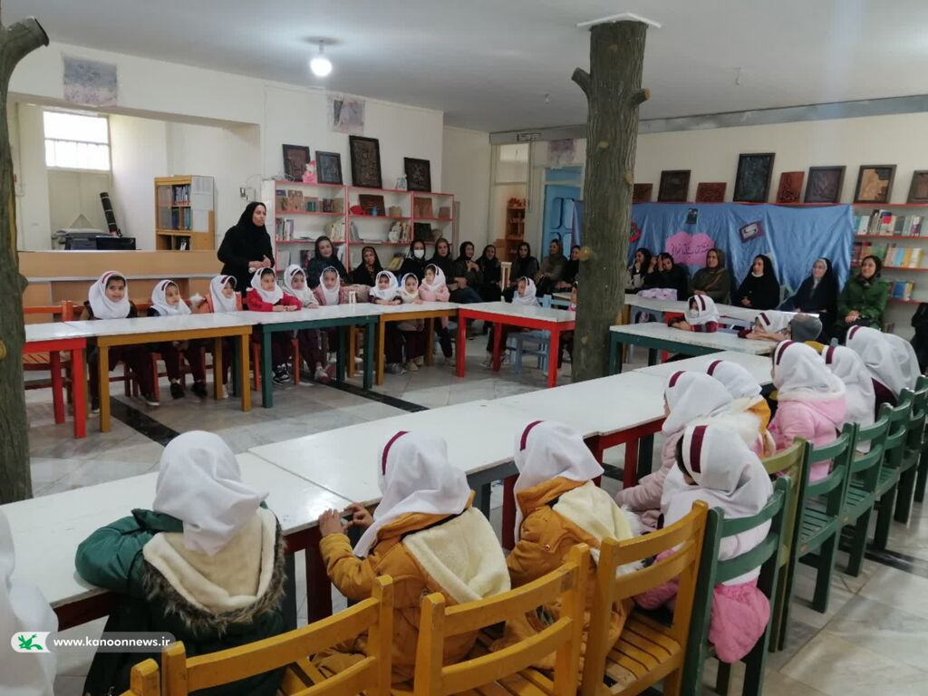 خادمان کتاب و نشر لرستان در خرم آباد تجلیل شدند
