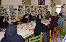 نشست ادبی مربیان کانون لرستان در خرم آباد برگزار شد