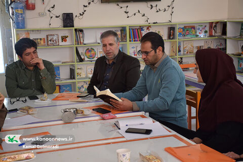 نشست ادبی مربیان کانون لرستان در خرم آباد