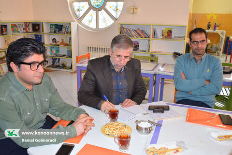 نشست ادبی مربیان کانون لرستان در خرم آباد