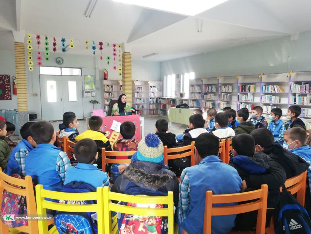 دومین روز از سی امین هفته کتاب در مراکز فرهنگی هنری کانون پرورش فکری کودکان و نوجوانان استان همدان

