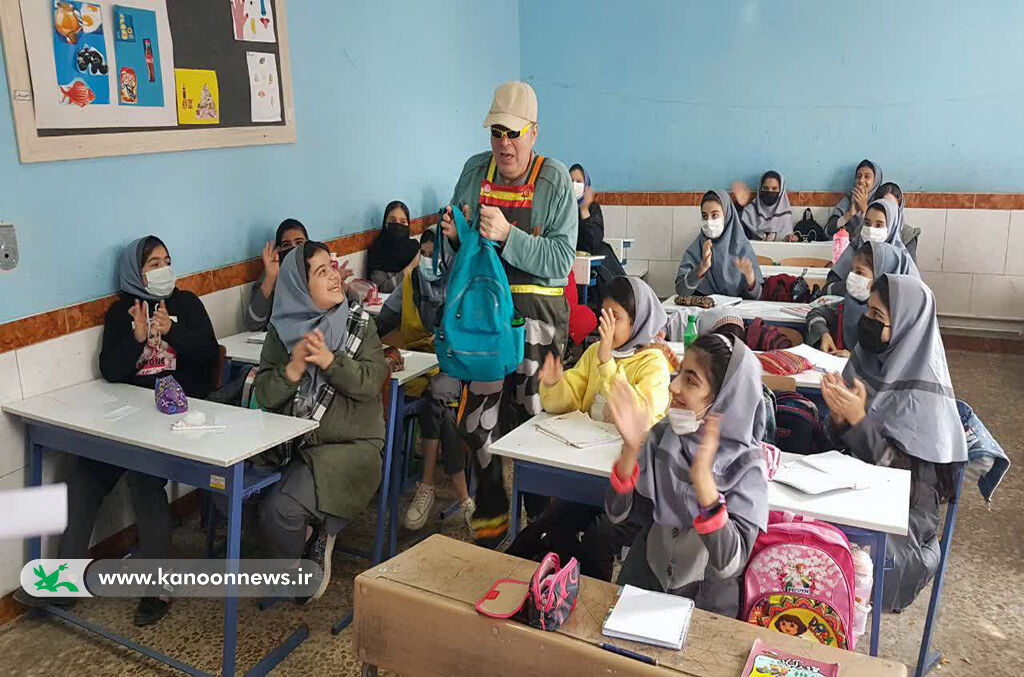 مدارس، مقصد مراکز سیار شهری و روستایی کانون شدند/ مربیان، سفیران دوستی «یارمهربان»