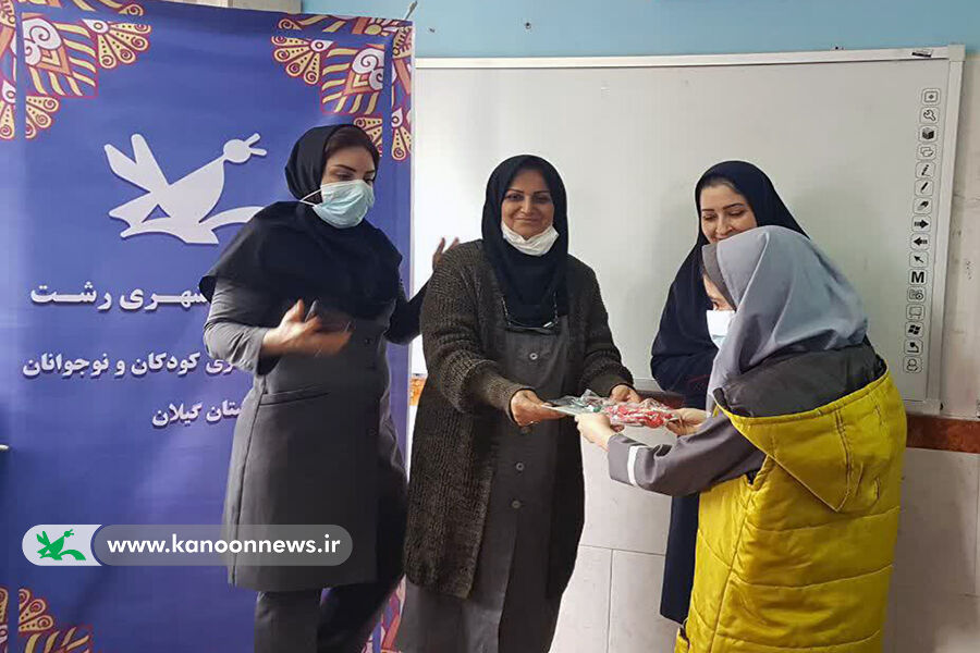 مدارس، مقصد مراکز سیار شهری و روستایی کانون شدند/ مربیان، سفیران دوستی «یارمهربان»