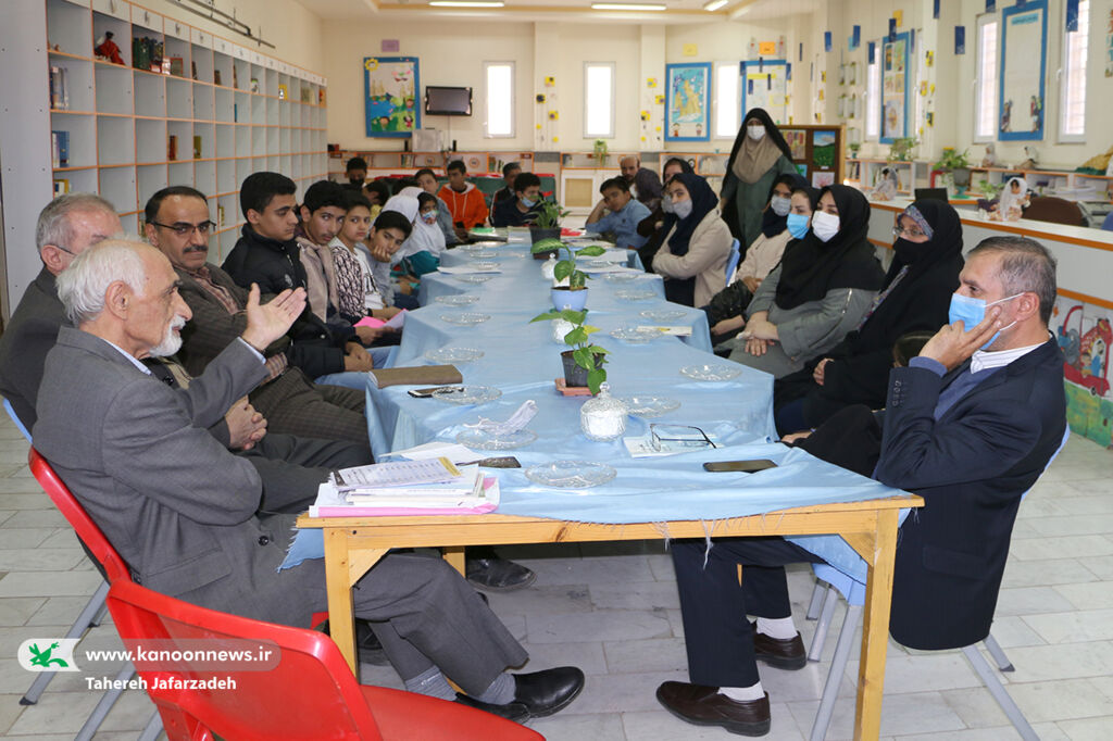 نشست ادبی «ادیبانه» در کانون شهمیرزاد