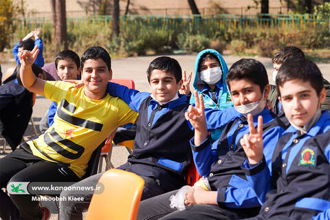 اجرای برنامه تماشاخانه سیار کانون در محله یاخچی آباد تهران