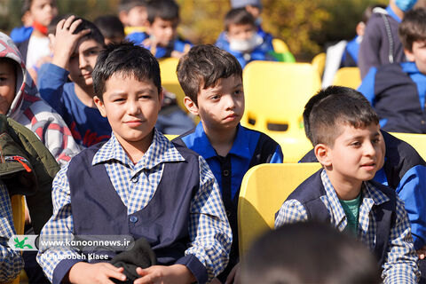 اجرای برنامه تماشاخانه سیار کانون در محله یاخچی آباد تهران
