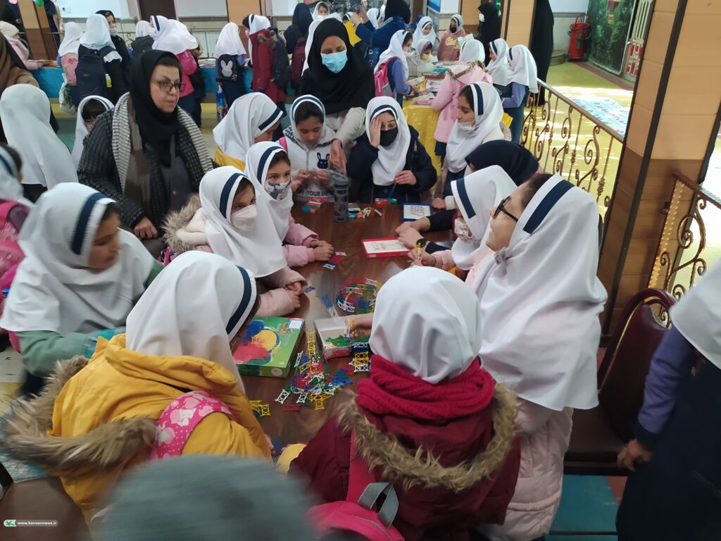 برگزاری نمایشگاه عرضه کتاب، محصولات فرهنگی و بازی و سرگرمی کانون پرورش فکری کودکان و نوجوانان استان همدان