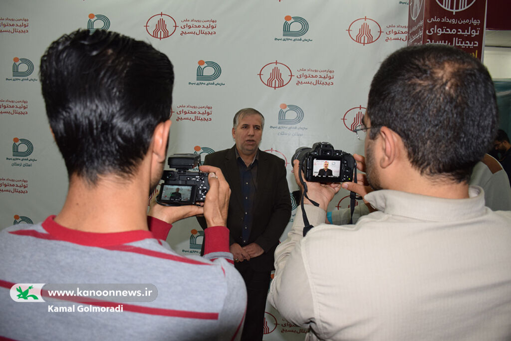 مدیرکل کانون لرستان از رویداد تولید محتوای دیجیتال بازدید کرد