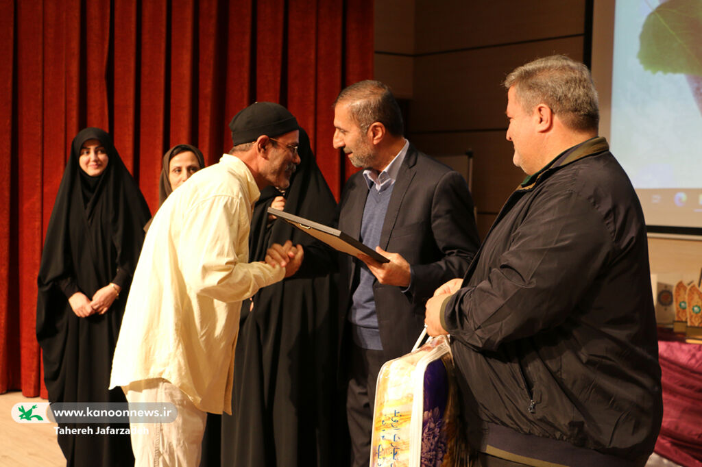 تجلیل از پیشکسوتان و مروجان کتاب در کانون سمنان