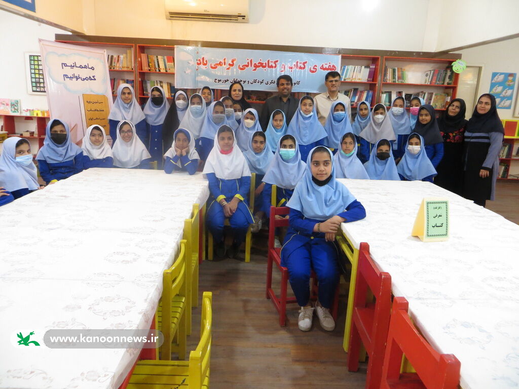 مدیر آموزش و پرورش شهرستان دشتی از نمایشگاه آثار اعضا بازدید کرد