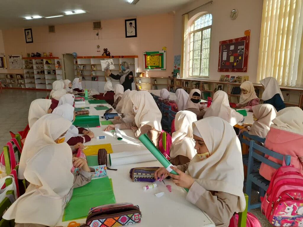 "یک قاچ کتاب "