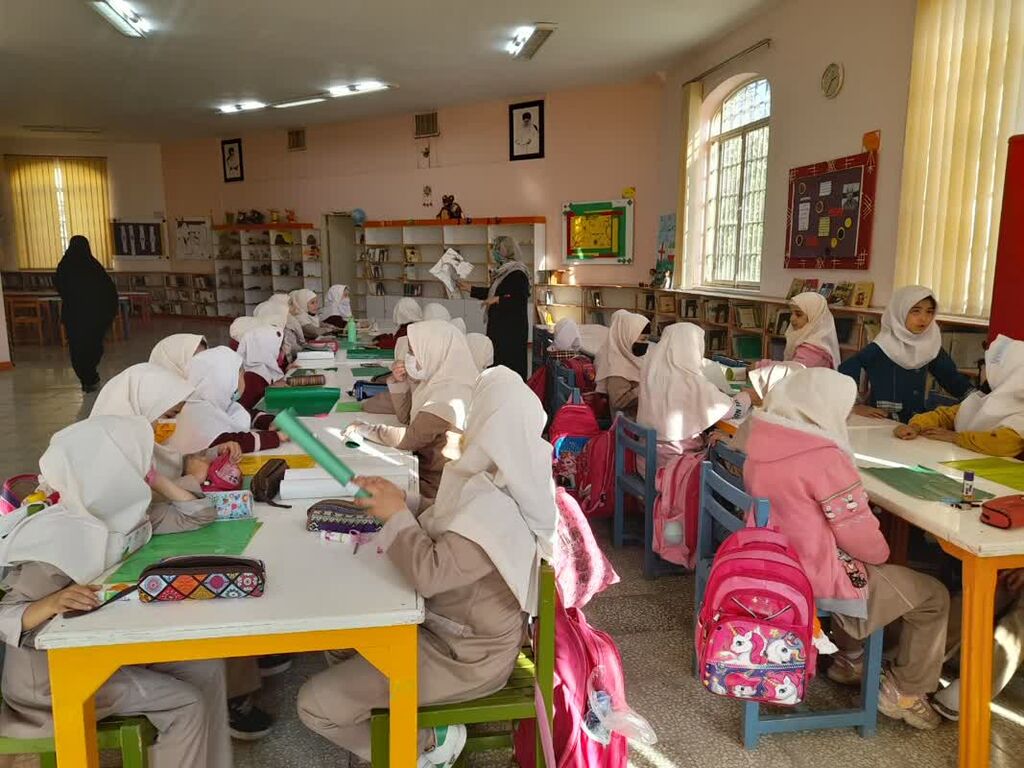 "یک قاچ کتاب "