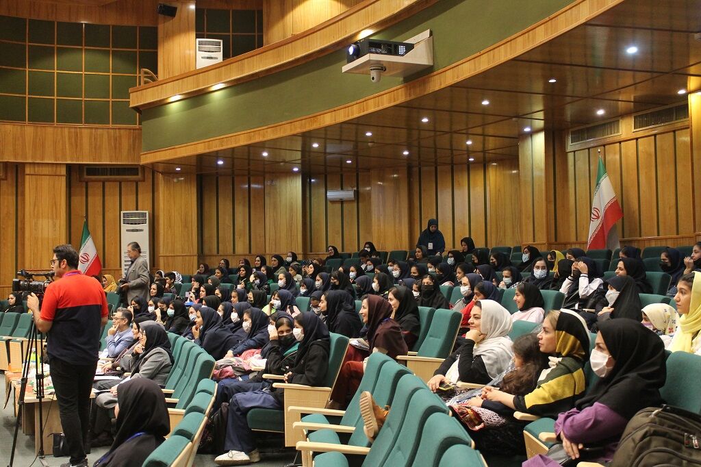 ۲۴ قصهگو در مرحله منطقهای بیست و چهارمین جشنواره بینالمللی قصهگویی با هم به رقابت خواهند پرداخت