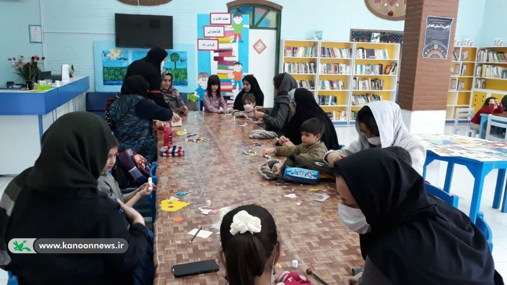 ویژه برنامه "ماسک کتاب" و "زنگ کتابخوانی" در مرکز ابهر کانون زنجان