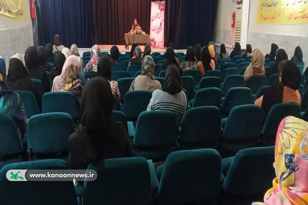 نشست اولیاء و مربیان در کانون سمنان