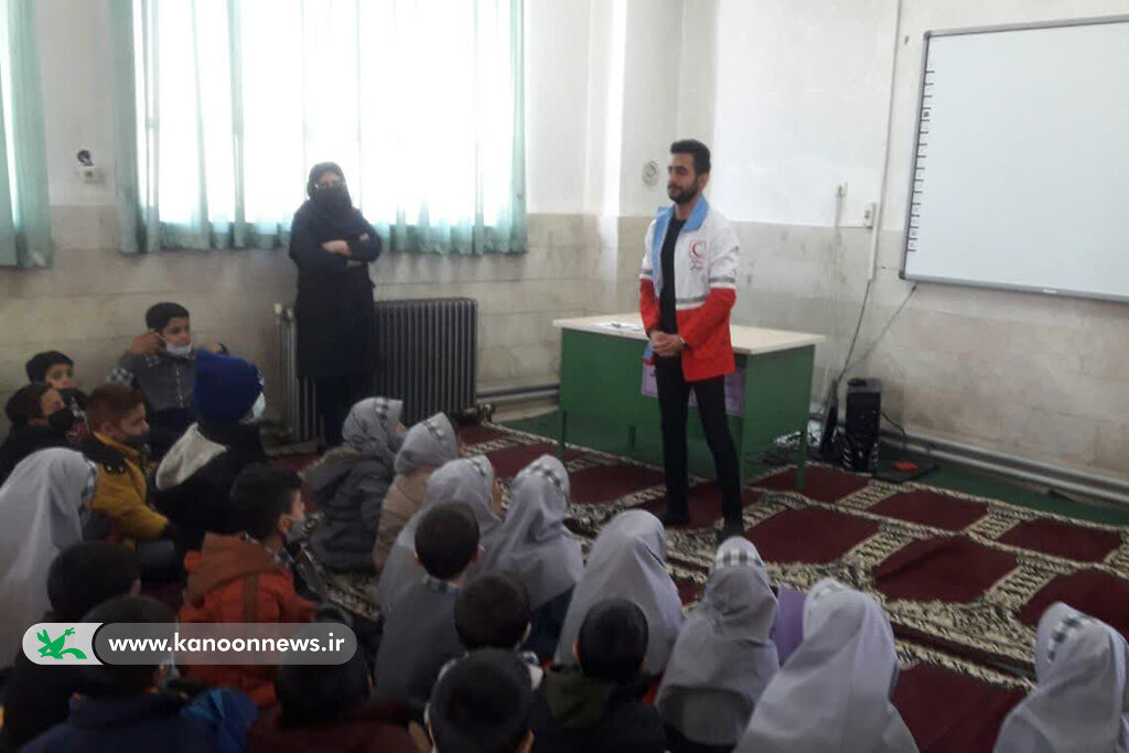 زنگ کتابخوانی در روستای فولادمحله نواخته شد