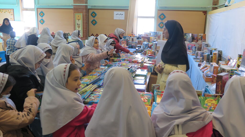 استقبال خوب از نخستین نمایشگاه تخصصی کتاب کودک و نوجوان در کانون استان قزوین