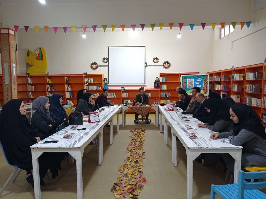 شورای فرهنگی هرسین مرکز هرسین پنجمین میزبان جلسهی شورای فرهنگی کانون کرمانشاه شد