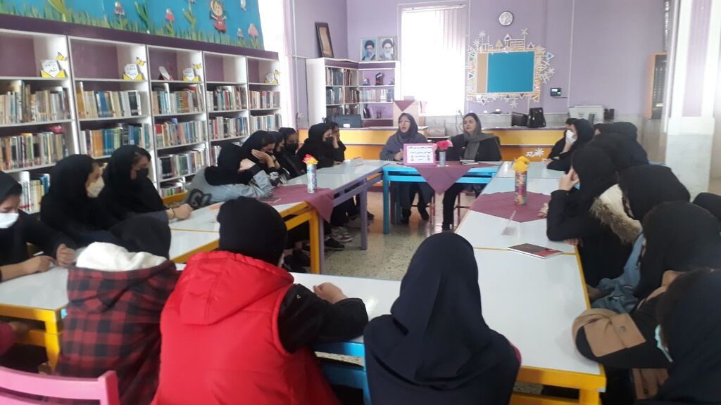 مراکز استانها در هفته کتاب برنامههای متنوعی اجرا کردند