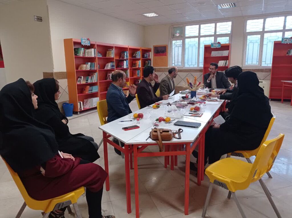 مرکز ۱۴ مرکز شماره ۱۴ میزبان چهارمین جلسه  کمیته عمرانی کانون کرمانشاه در سال جاری شد