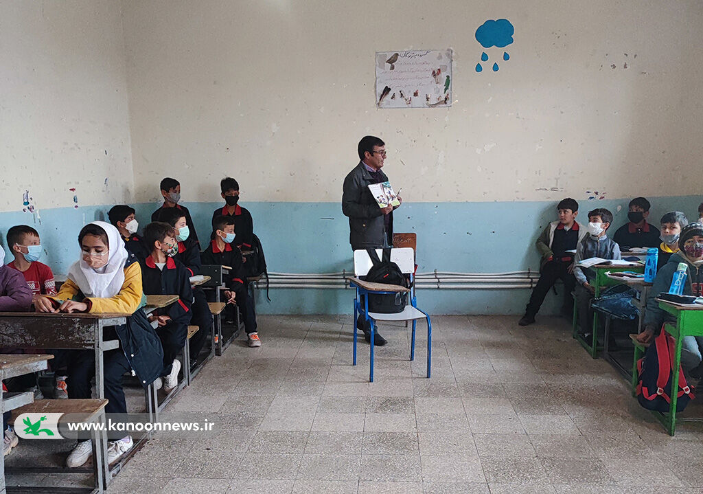 فعالیت کتابخانه‌های سیار کانون استان اردبیل در مناطق کم‌برخوردار