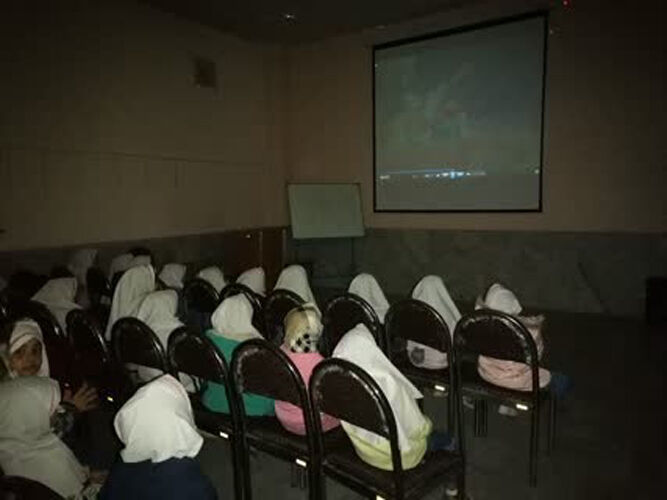 بیش از ۱۰۰۰ دانش آموز، میهمان مرکز فراگیر کانون یزد شدند