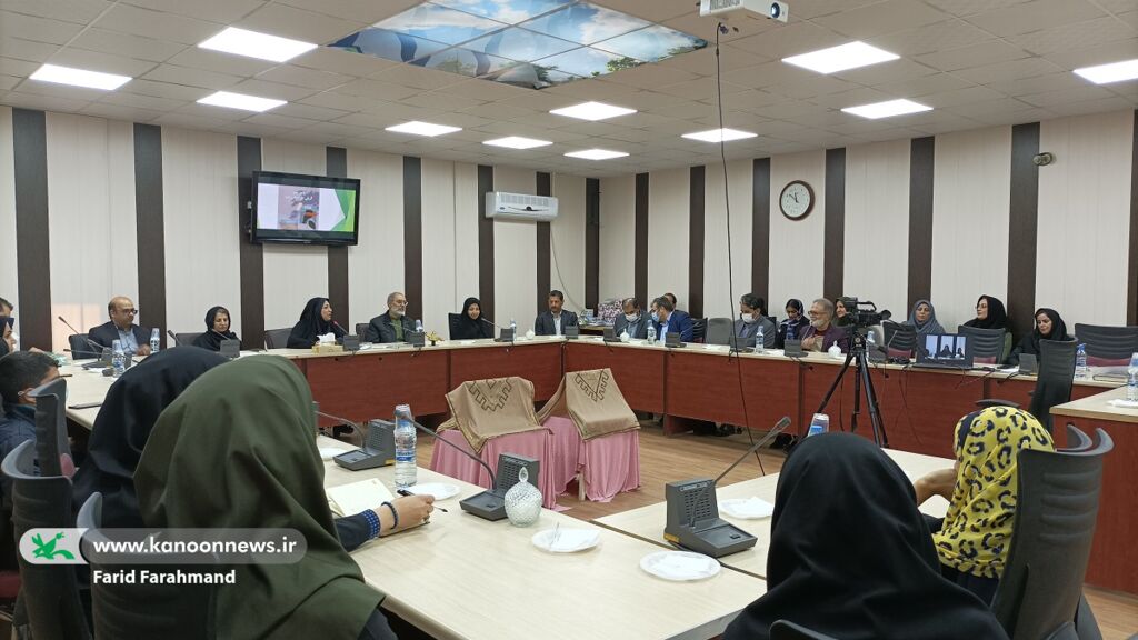 آیین رونمایی از دو دفتر شعر در کانون سیستان و بلوچستان آیین رونمایی از دو دفتر شعر در کانون سیستان و بلوچستان