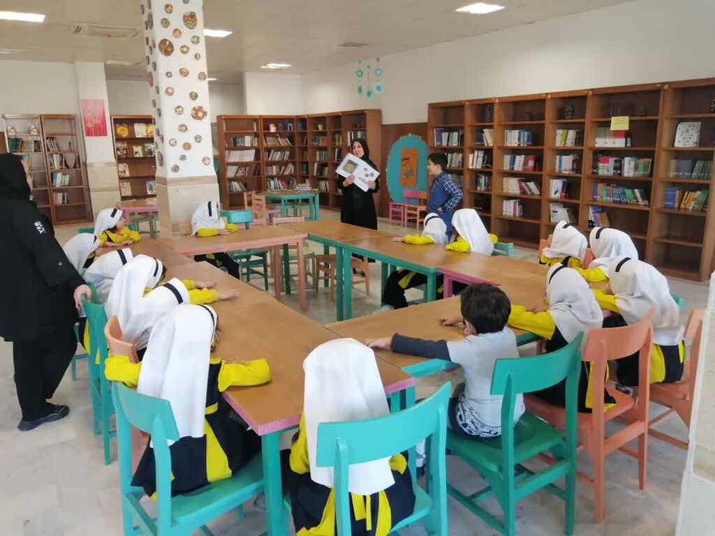 گرامیداشت هفته کتاب و کتابخوانی در مجتمع پردیسان