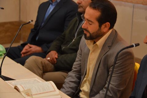 جلسه با خدمات و نگهبانان