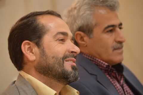 جلسه با خدمات و نگهبانان