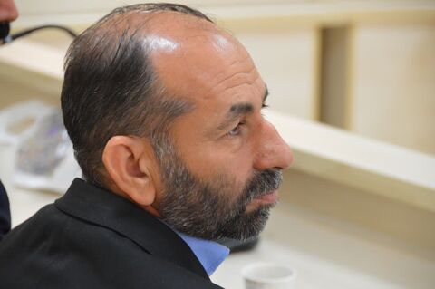 جلسه با خدمات و نگهبانان