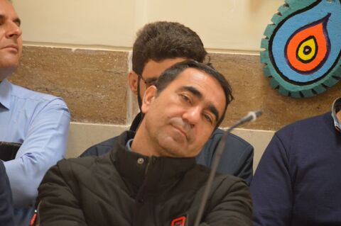 جلسه با خدمات و نگهبانان