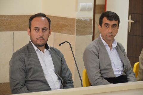 جلسه با خدمات و نگهبانان