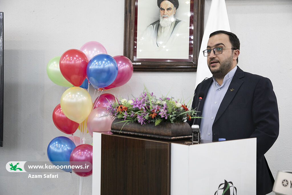 تأکید بر تربیت نویسندگان نوجوان و نوقلم