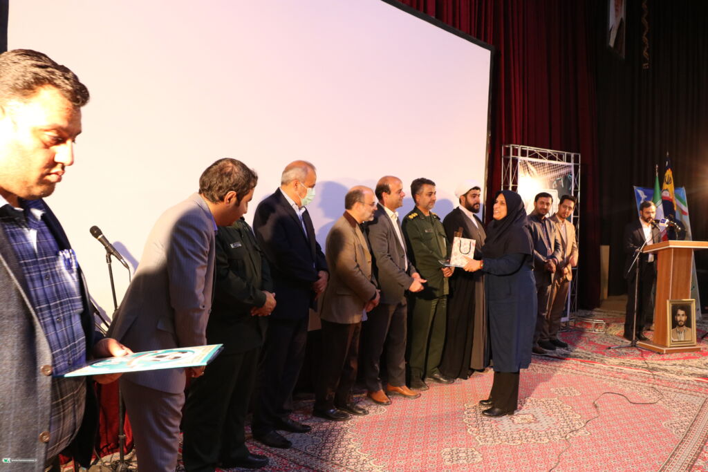 درخشش انجمن سرود کانون کرمان در دومین جشنواره سرود «مهرآوا»