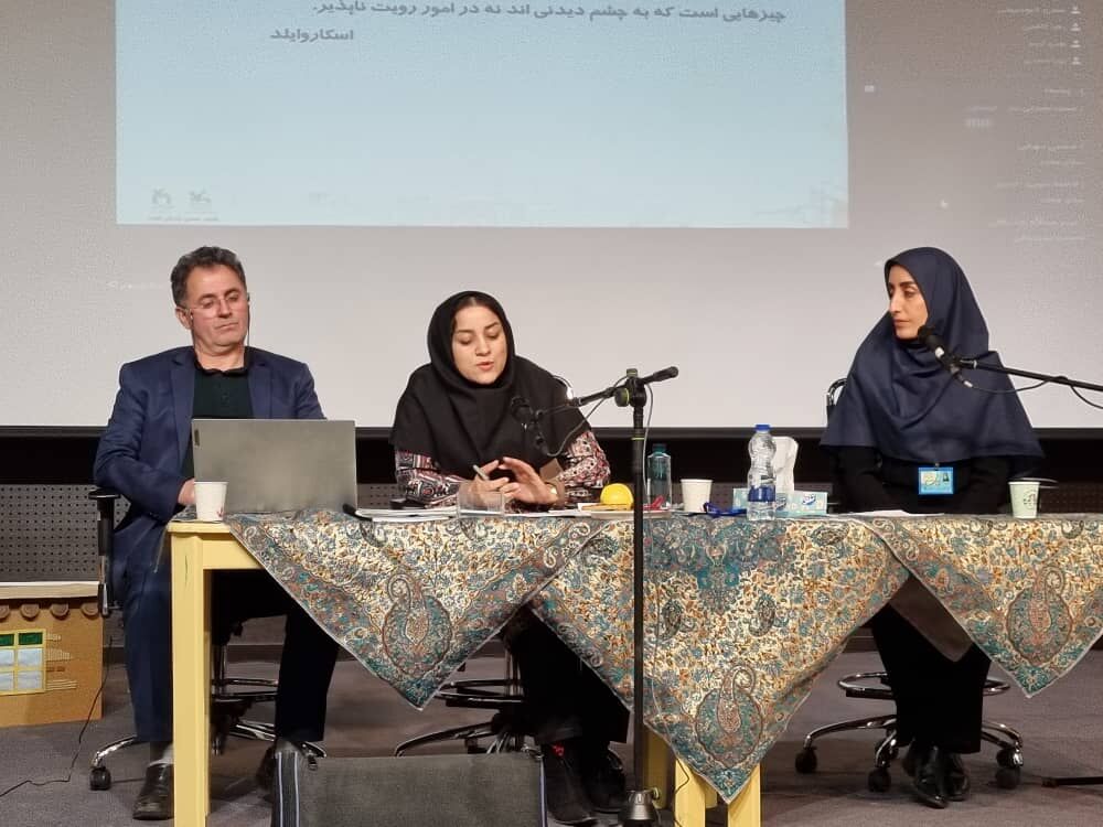 نشست تخصصی "چند قصه، چند نشانه" در جشنواره منطقه ۱ کشوری در تبریز