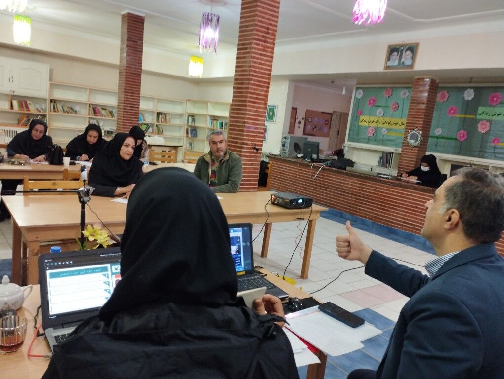 مربیان کانون استان کردستان در دوره کارگاه ثبت و مستند سازی تجربیان فعالیت های فرهنگی شرکت کردند

