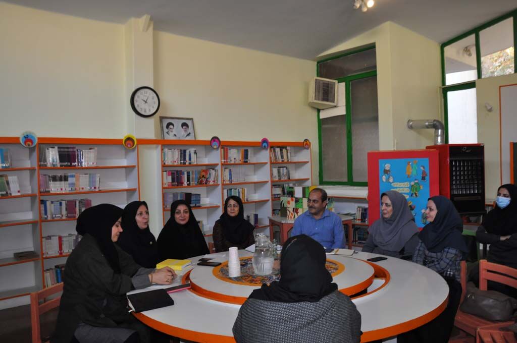 نشست صمیمانهی سرپرست، کارشناسان و مربیان فرهنگی کانون البرز