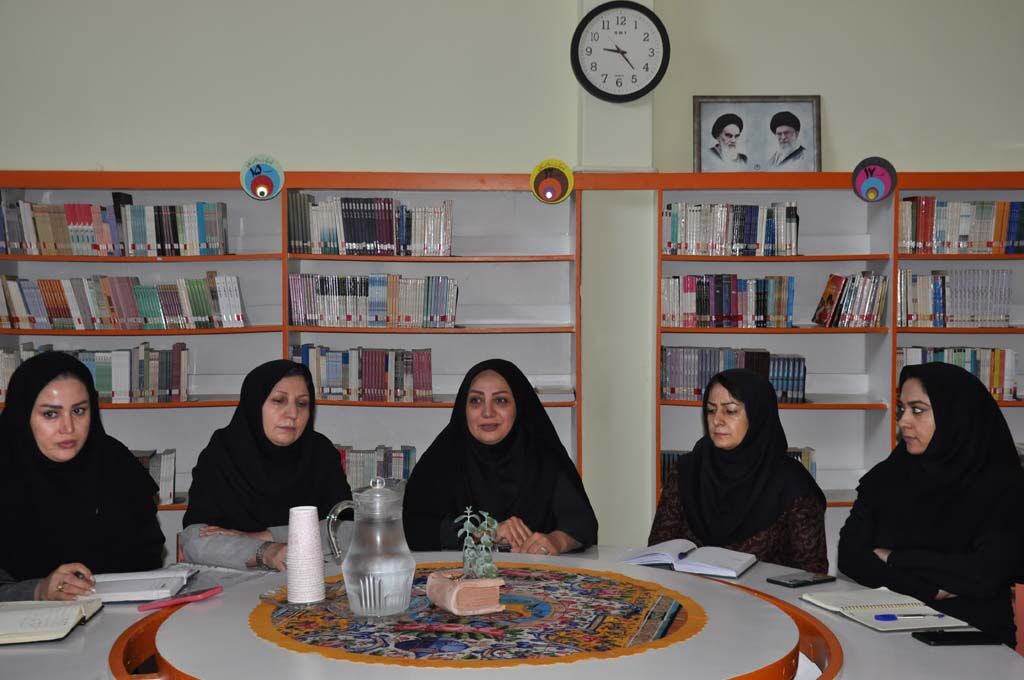 نشست صمیمانهی سرپرست، کارشناسان و مربیان فرهنگی کانون البرز