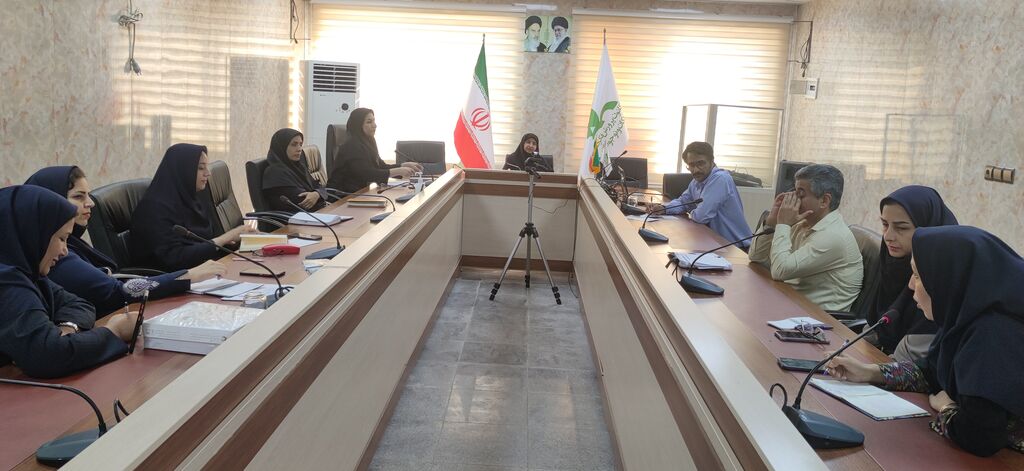 نشست مسئولین انجمن های کانون هرمزگان نشست مسئولین انجمنهای کانون هرمزگان برگزار شد