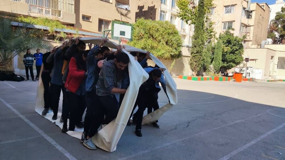 طرح پیک امید کانون پرورش فکری فارس در مدارس عشایری اجرا شد