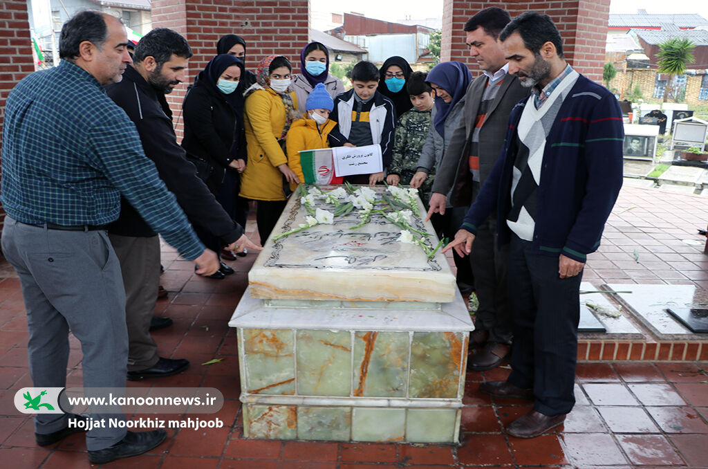 کارکنان و اعضای کانون گیلان به مقام شامخ سردار جنگل ادای احترامکردند