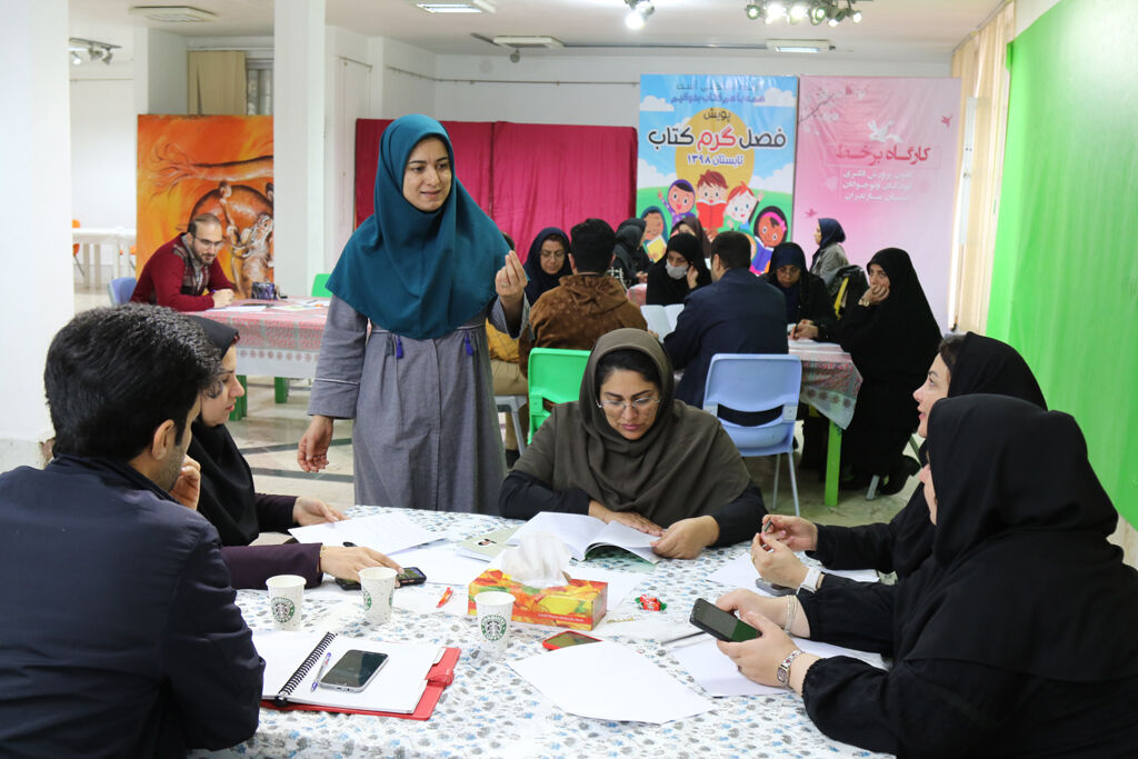 کارگاه آموزشی عروسک سازی  در کانون مازندران مربیان کانون مازندران در دوره آموزشی با عروسک سازی آشنا شدند