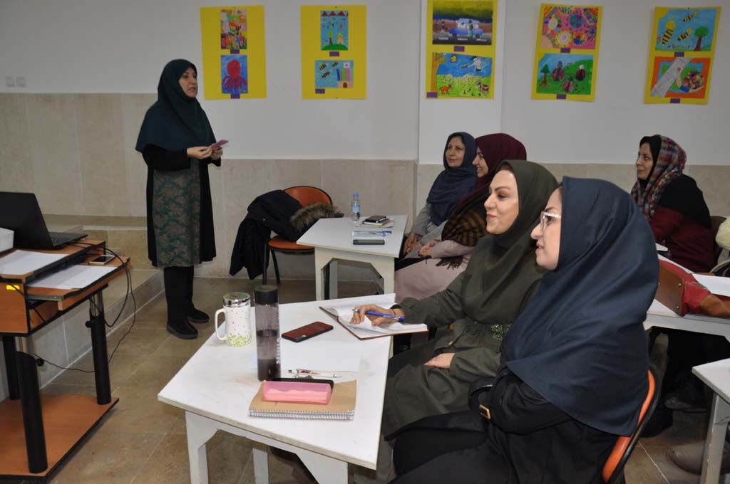 دوره آموزشی « فرایند برنامه ریزی فعالیت های فرهنگی هنری مراکز» در البرز