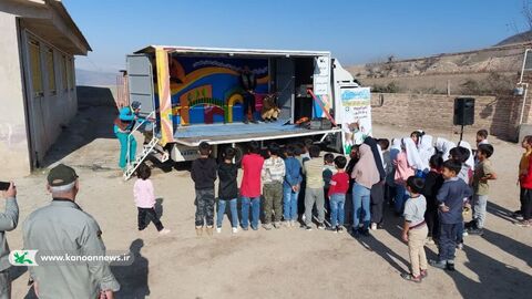کامیونت نمایش سیار کانون گلستان در خدمت کودکان مناطق کمترتوسعه یافته‌