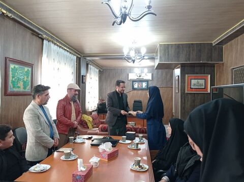 جلسه تقدیر از عوامل نمایش روایت عشق و عطش